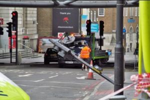 ATAC TERORIST de ANUL NOU în MAREA BRITANIE. Patru persoane au fost ÎNJUNGHIATE