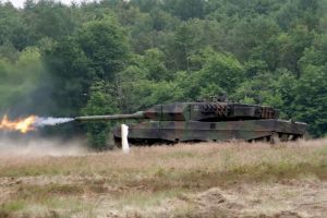 VIDEO Ministerul Apărării al Ungariei cumpără performantele tancuri germane Leopard 2A7+ în timp ce Armata Română amână programe majore de înarmare