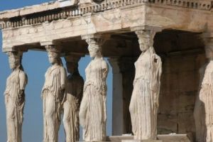 TEMPLUL al cărui acoperiş „STĂ PE CAPUL FEMEILOR”. ERECHTEION, măslinul şi apa sărată