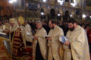 FOTO VIDEO Mitropolitul Ardealului de Revelion – Urarea de „La Mulţi Ani” este de la Dumnezeu