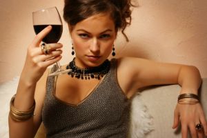Tratament pentru petrecăreţi: Cum scapi de mahmureala de după Revelion