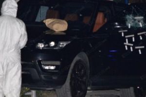 Trei milionari cu afaceri în Argeş au fost asasinaţi de Revelion. Automobilul a fost ciuruit, nu au avut nicio şansă
