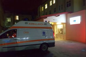 Bărbat ars la mână după ce o petardă a explodat şi zeci de oameni beţi de Anul Nou