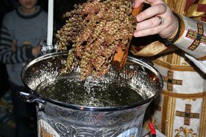 Cum trebuie să primim preotul cu ”botezul”. Sfaturi, tradiţii şi superstiţii