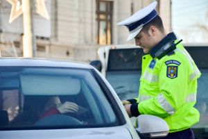 Peste 300 de permise de conducere reţinute în doar două zile – Majoritatea pentru viteză şi consum de alcool