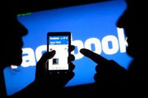 Bărbat amendat usturător pentru că a înjurat pe Facebook