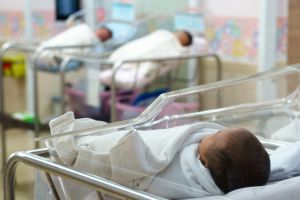 Primul copil născut în Satu Mare în acest an. A venit pe lume în a doua zi din 2019