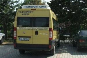 HALUCINANT! Patru eleve din Neamţ au fost molestate de şoferul microbuzului şcolar. 
REACȚIA acestuia: „Da' ce, le-am violat?” 