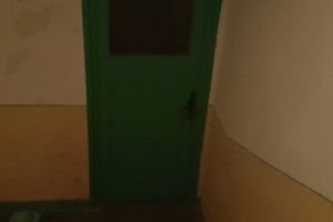 ACUM – A aprins grătarul la subsol şi a alertat tot blocul!