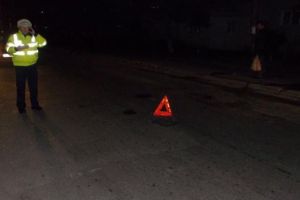 Copil de doi ani, spulberat de o maşină pe zebră la Axente Sever