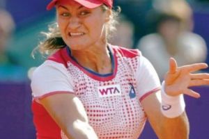 Niculescu şi Cîrstea atacă semiﬁnalele de la Shenzhen