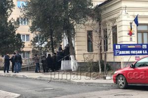 La coadă pentru un loc de parcare! Societatea Parking, luată cu asalt din prima zi lucrătoare a anului