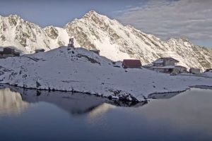 Risc de avalanşe la munte – Meteorologii anunţă ger, ninsori şi vânt în aproape toată ţara