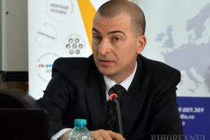 Masonul şi beşinoşii: Discurs pestriţ al city-managerului Dacian Palladi pentru câţiva profesori din Oradea