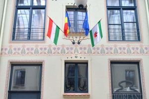 Steagul discordiei: Prefectura se codeşte să amendeze UDMR Bihor pentru arborarea steagului Ungariei (VIDEO)