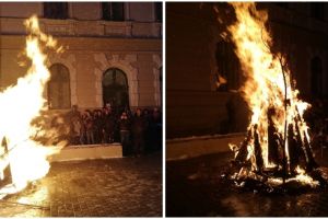 Sârbii au aprins stejarul în curtea bisericii, în Ajunul Crăciunului pe rit vechi