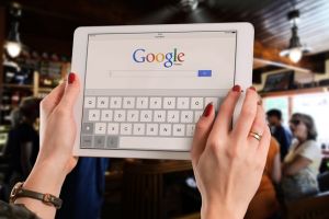 Asus lansează o nouă tabletă Chrome OS şi Chromebook-uri destinate sălilor de clasă