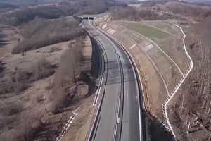 Kilometrii de autostradă deja construiţi riscă să rămână inutili şi în 2019