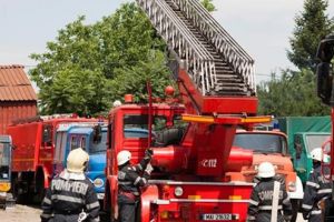 Trei ambulanţe şi două autoscări noi, în dotarea I.S.U. Hunedoara