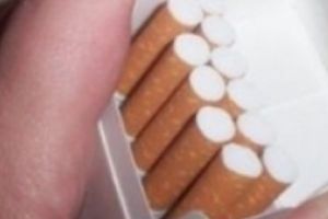 Adolescent cercetat de poliţişti, după ce a furat ţigări dintr-un magazin, în noaptea de Revelion