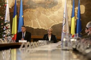 Klaus Iohannis a semnat decretele de numire a miniştrilor interimari la Transporturi şi Dezvoltare Regională