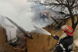 ULTIMĂ ORĂ: Un bărbat a murit într-un incendiu în comuna Vânători