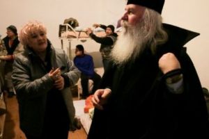 Mitropolitul Banatului la adăpostul oamenilor străzii: ”Mă uit şi văd o saltea liberă şi mă gândesc că poate locul meu ar fi fost acolo...”
