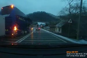 Filmări tot mai dese cu şoferi care fac depăşiri foarte periculoase pe şoselele din judeţ