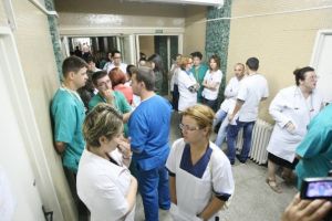 Locuri de muncă pentru medici şi asistenţi medicali
