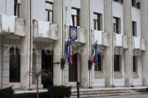 Institutia Prefectului – Judetului Constanta angajeaza referent. Ce conditii trebuie indeplinite si cand este programat concursul