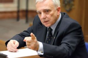 Atac dur al Guvernatorului BNR! Isărescu dă de pământ cu “taxa pe lăcomie”!