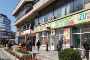 PREMIERĂ LA PITEŞTI – EXPOZIŢIE DE FAZANI şi IEPURI DE RASĂ