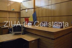 Comandantul unei nave, acuzat de moartea a doi marinari. S-a constatat nulitatea urmaririi penale  