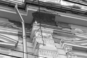 Linişte! Politicienii încă dorm şi visează la alegeri…