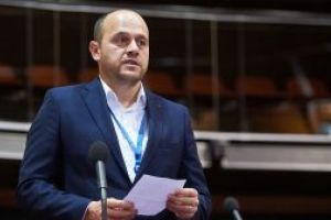 Gruman Robert (CJ Covasna): Ne aşteptăm ca numărul turiştilor să se dubleze după deschiderea aeroportului Braşov