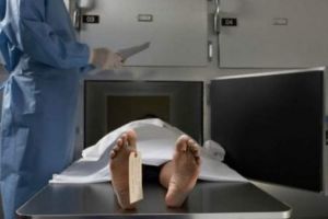 Bărbat găsit mort pe bancă,  în curtea Primăriei Târgu-Jiu
