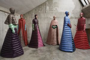 Moncler îşi pregăteşte planul de extindere în România. Producătorul anunţă noi angajări pentru fabrica din Bacau