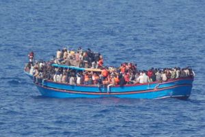 AFP: România şi-a anunţat disponibilitatea de a primi migranţi de pe navele unor ONG-uri aflate în Mediterana