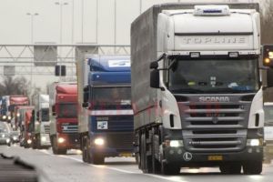 Transportatorii vor opri lucrul preţ de câteva ore – Ar putea fi haos pe drumuri