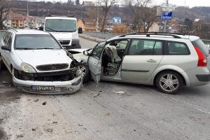 Un şofer beat la volan a ajuns în Arest, după ce a provocat un accident frontal cu victimă!
