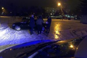 Distracţie pe zăpadă: opt tineri amendaţi dintr-un foc pentru drifturi la stadion
