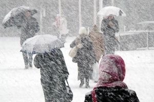 Alertă meteo! Ninsori, viscol şi polei în toată ţara