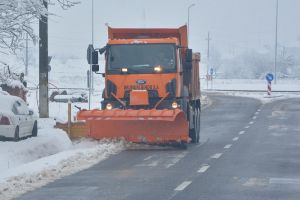 CJ Bihor: Niciun drum judeţean nu a rămas blocat de ninsoare