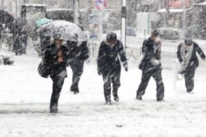 ALERTĂ METEO - AMN anunţă ninsori puternice în Bucureşti si Ploiesti: se va depune un strat consistent de zăpadă