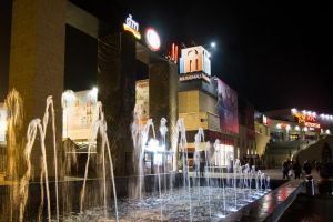 Magazinele din Iulius Mall Suceava sărbătoresc noul an cu reduceri de până la 80%