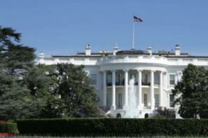 Protest NEMAIVĂZUT la Casa ALBĂ. „Aici este gunoiul dvs, dle Trump
