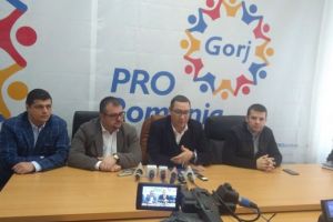 Ponta, la Târgu-Jiu: “De la 1 ianuarie, pensia mamei mele a fost îngheţată, dar indemnizaţia mea de parlamentar a crescut!”