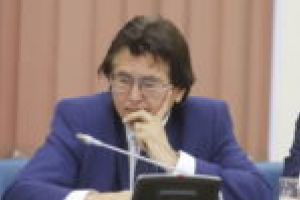 Salariaţii din Primăria Timişoara îşi cer norma de hrană! Primarul Robu recunoaşte că schimbările legislative l-au prins pe picior greşit!