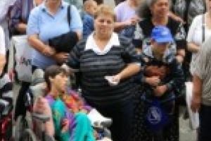 Caransebeşul îşi asumă 100 de posturi pentru asistenţii persoanelor cu handicap