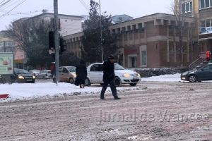 FOTO: Cum arată Focşaniul după prima zăpadă din 2019